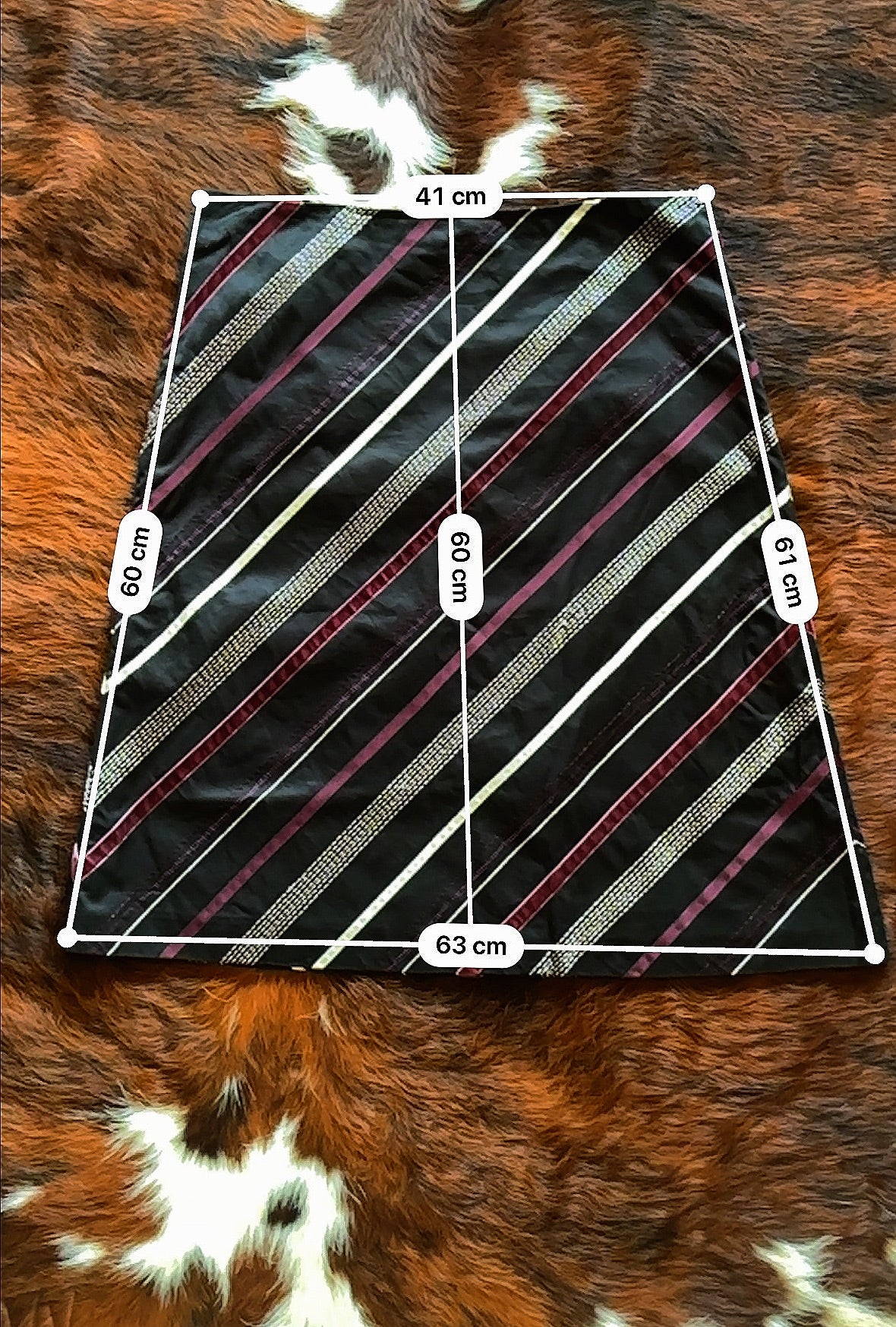 Gonna vintage a trapezio in cotone con righe diagonali – Nero/Ciliegia