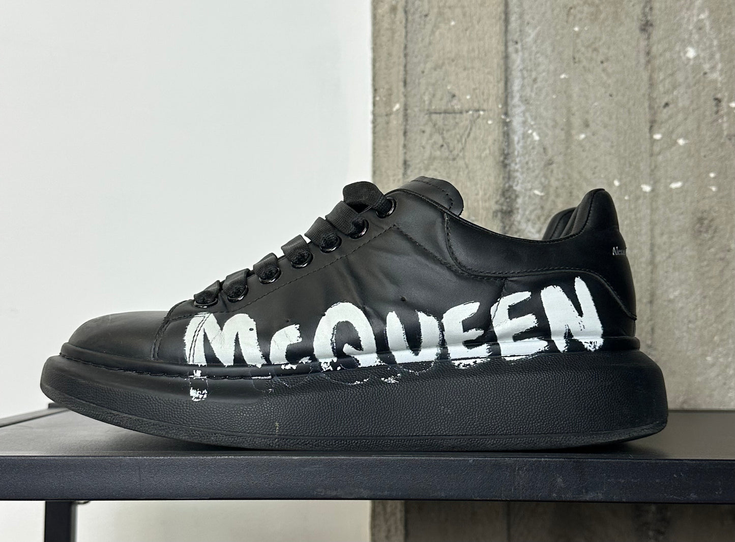 ALEXANDER McQUEEN - Oversized Sneaker – Black Graffiti Edition – Nero | Tg 42