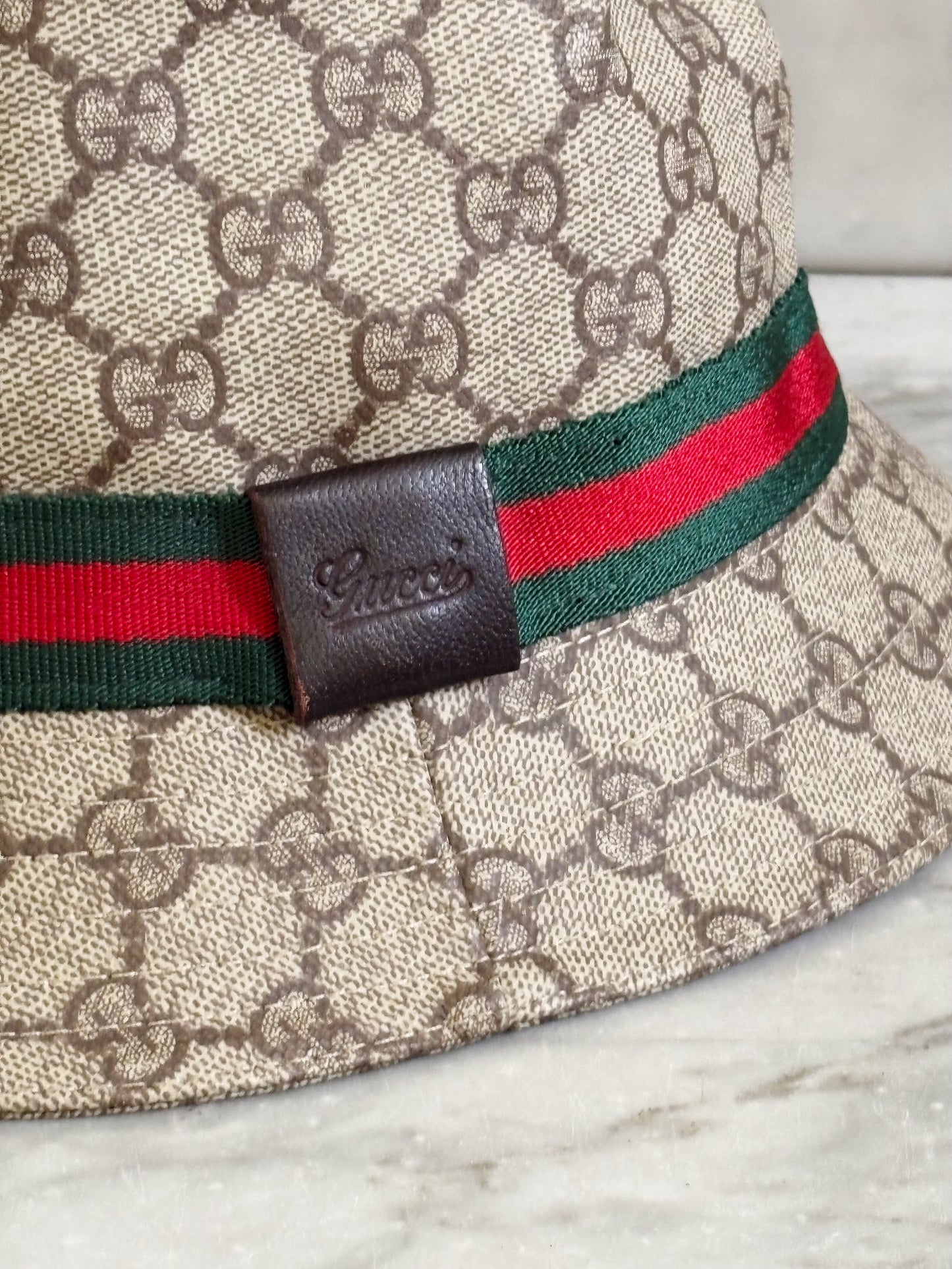 GUCCI - Cappello GG Supreme con Web Stripe