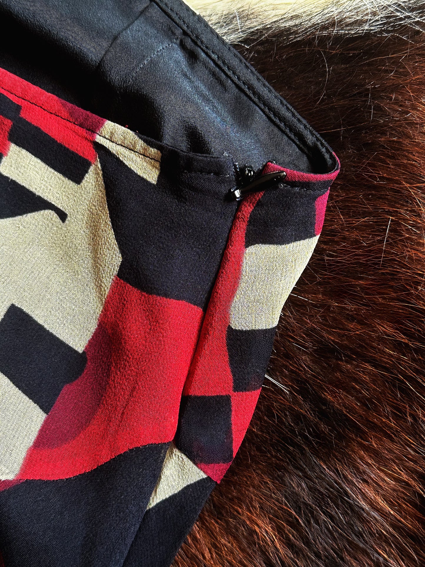 Gonna vintage Pura Seta con fantasia geometrica – Made in Italy
