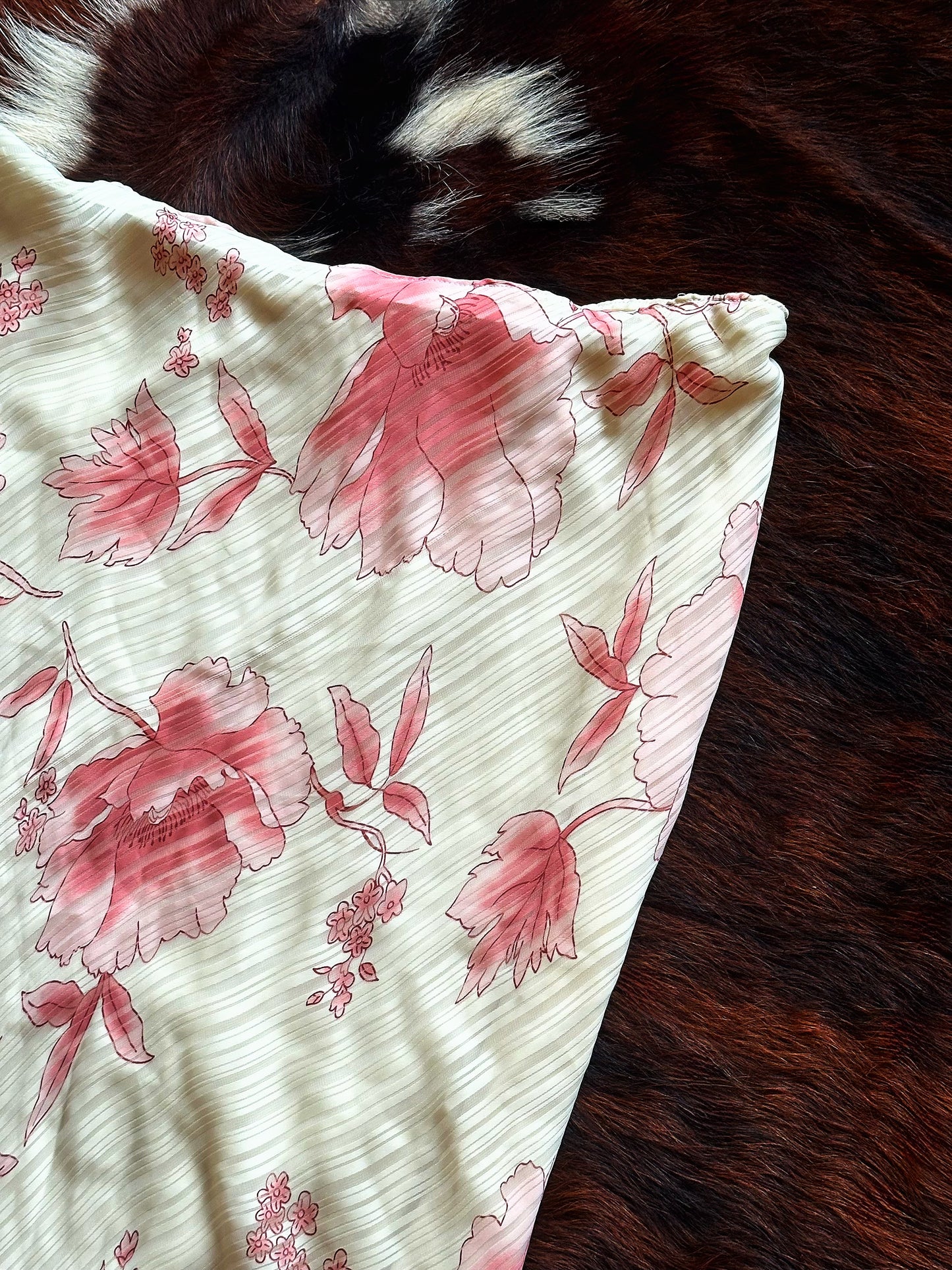Gonna midi vintage floreale con fondo ondulato – Rosa cipria & panna | Y2K Romantic