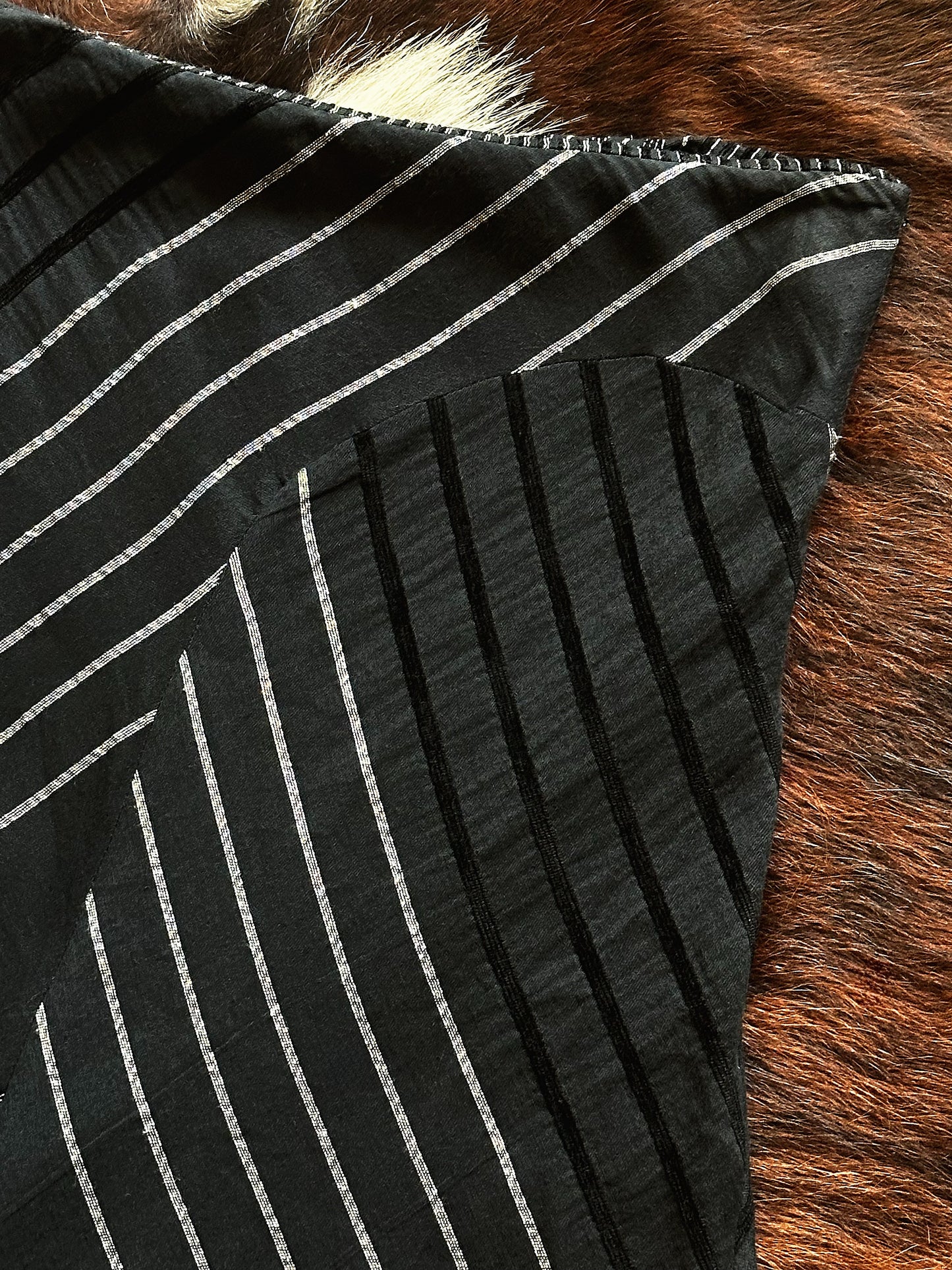 Gonna vintage asimmetrica Made in Italy con righe geometriche e pannello drappeggiato