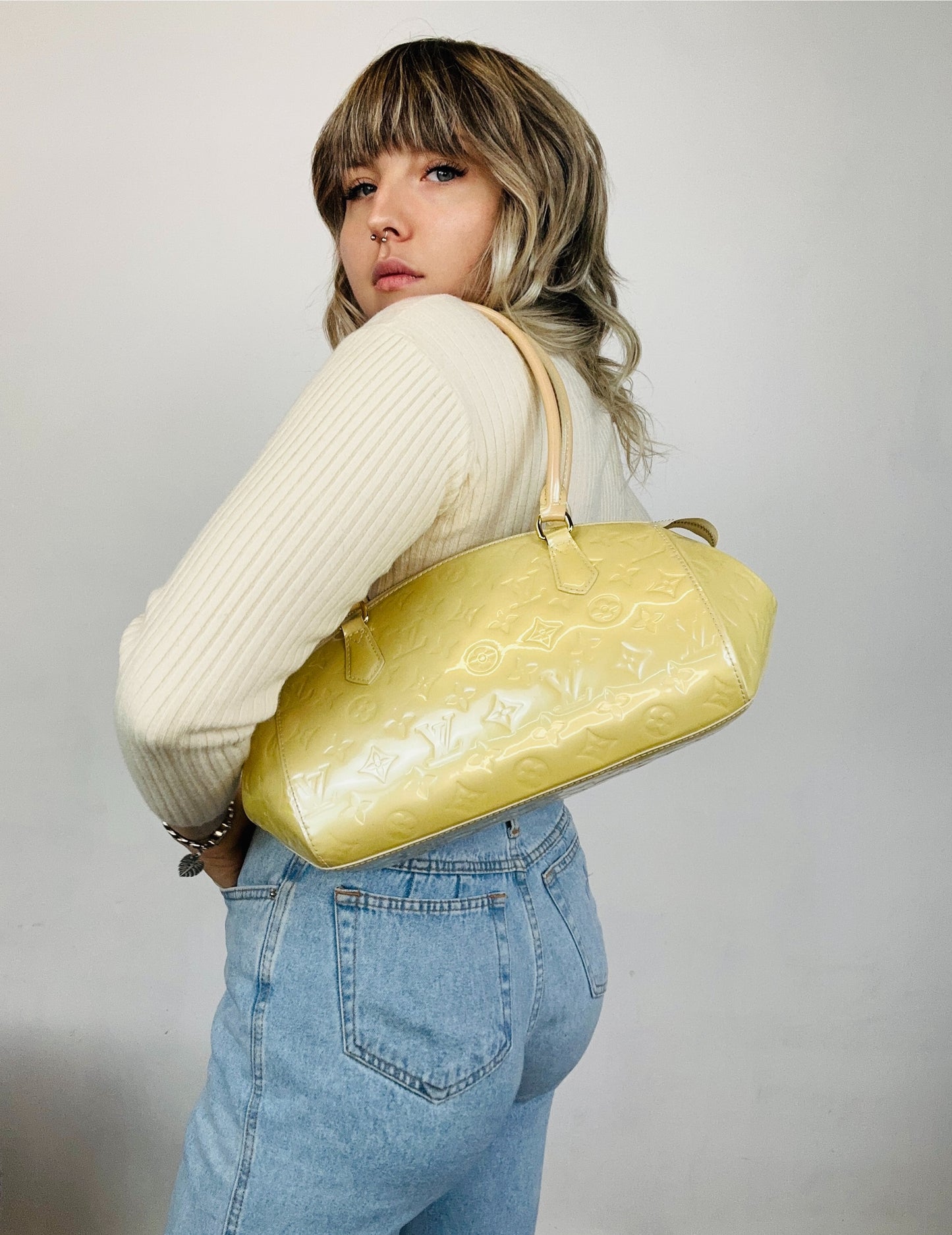 LOUIS VUITTON - Monogram Vernis Brea MM – Vernice Monogram