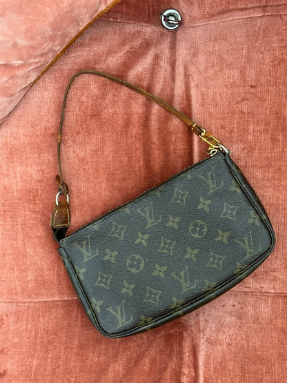 LOUIS VUITTON - Pochette Accessoires Monogram Canvas | Vintage Made in France