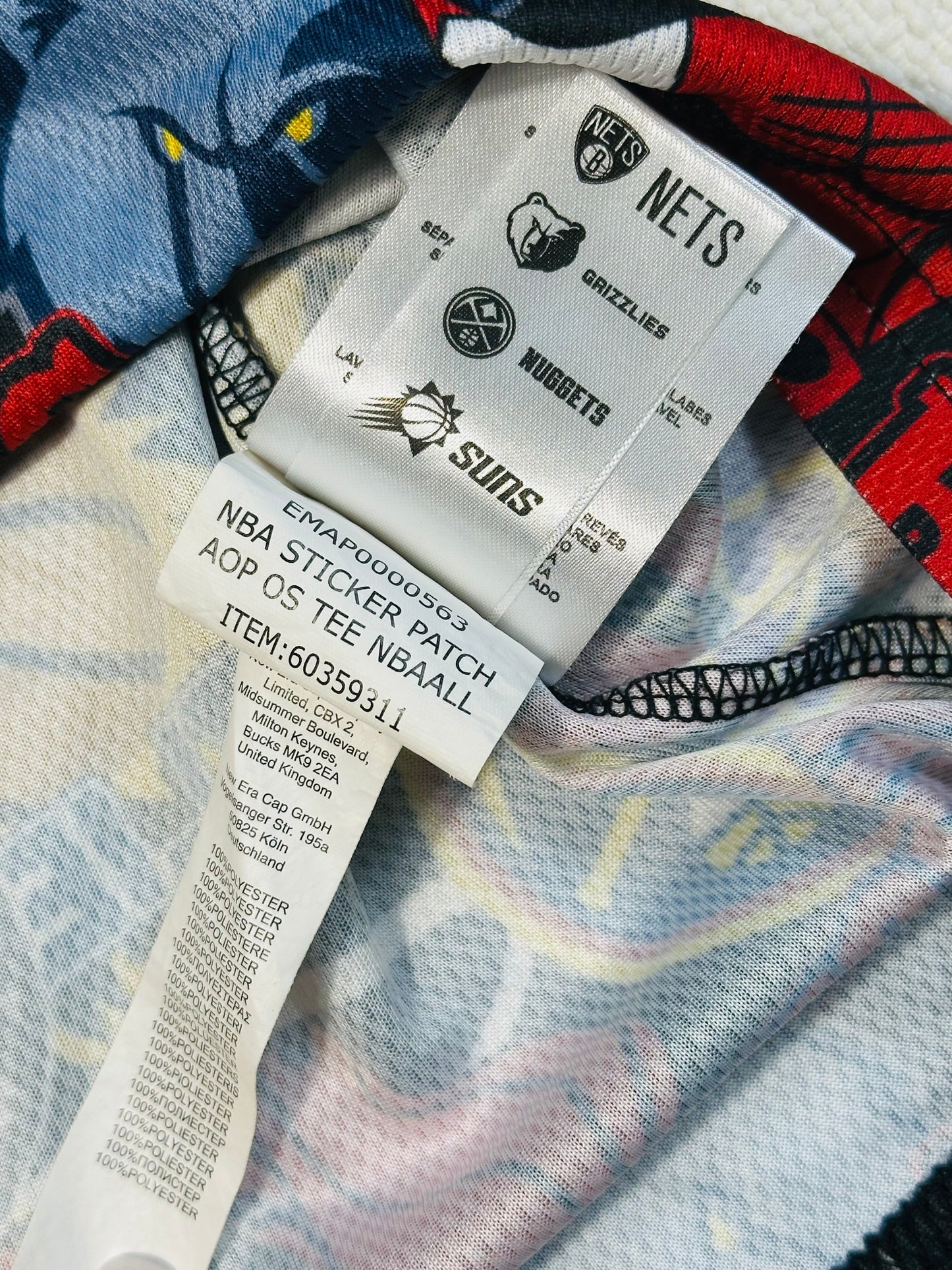 NBA x NEW ERA - T-shirt Multiteam Sticker Patch | XS