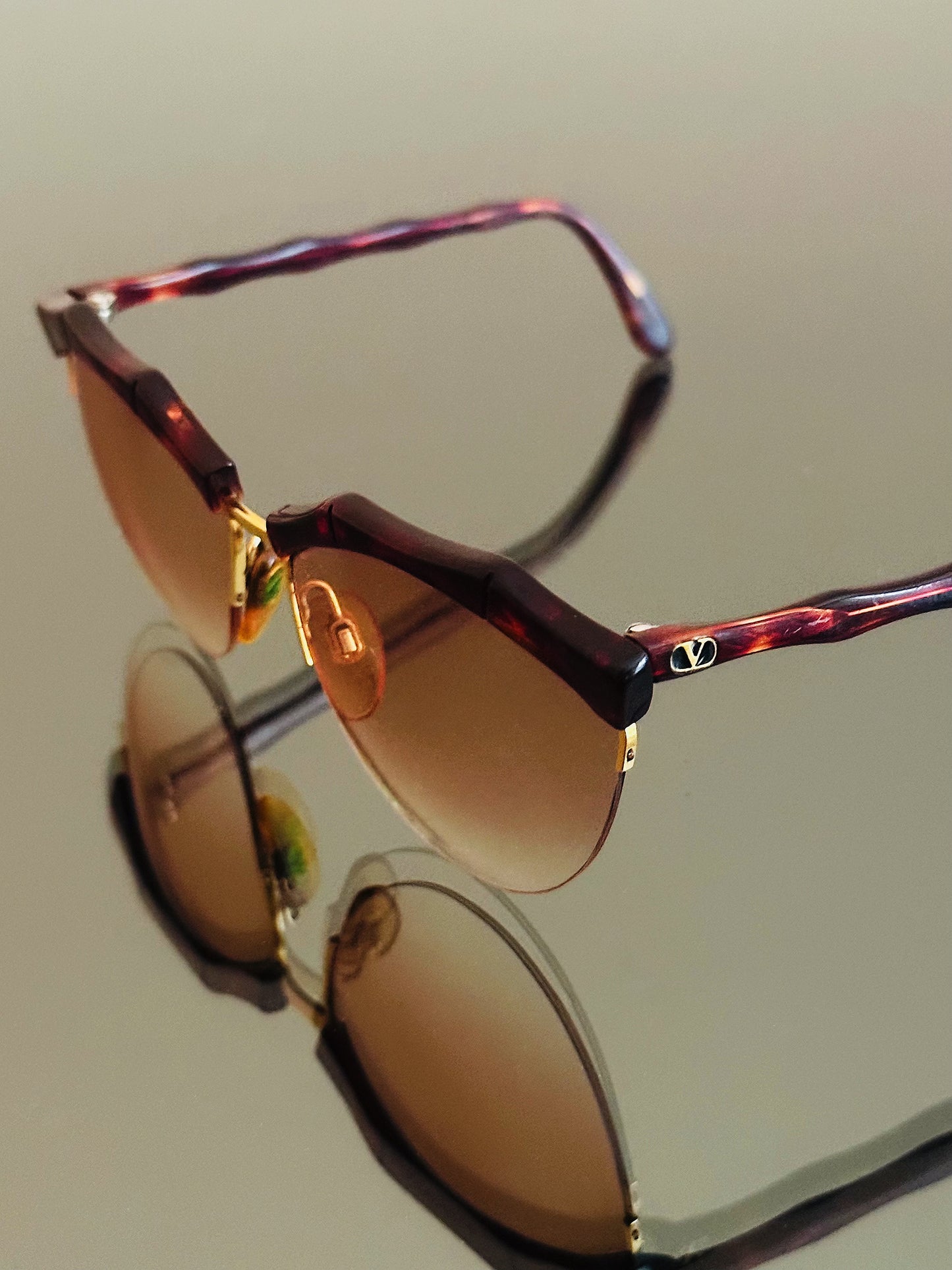 VALENTINO –  Occhiali Da Sole Vintage – Semi Rimless Bordeaux & Oro – Made in Italy