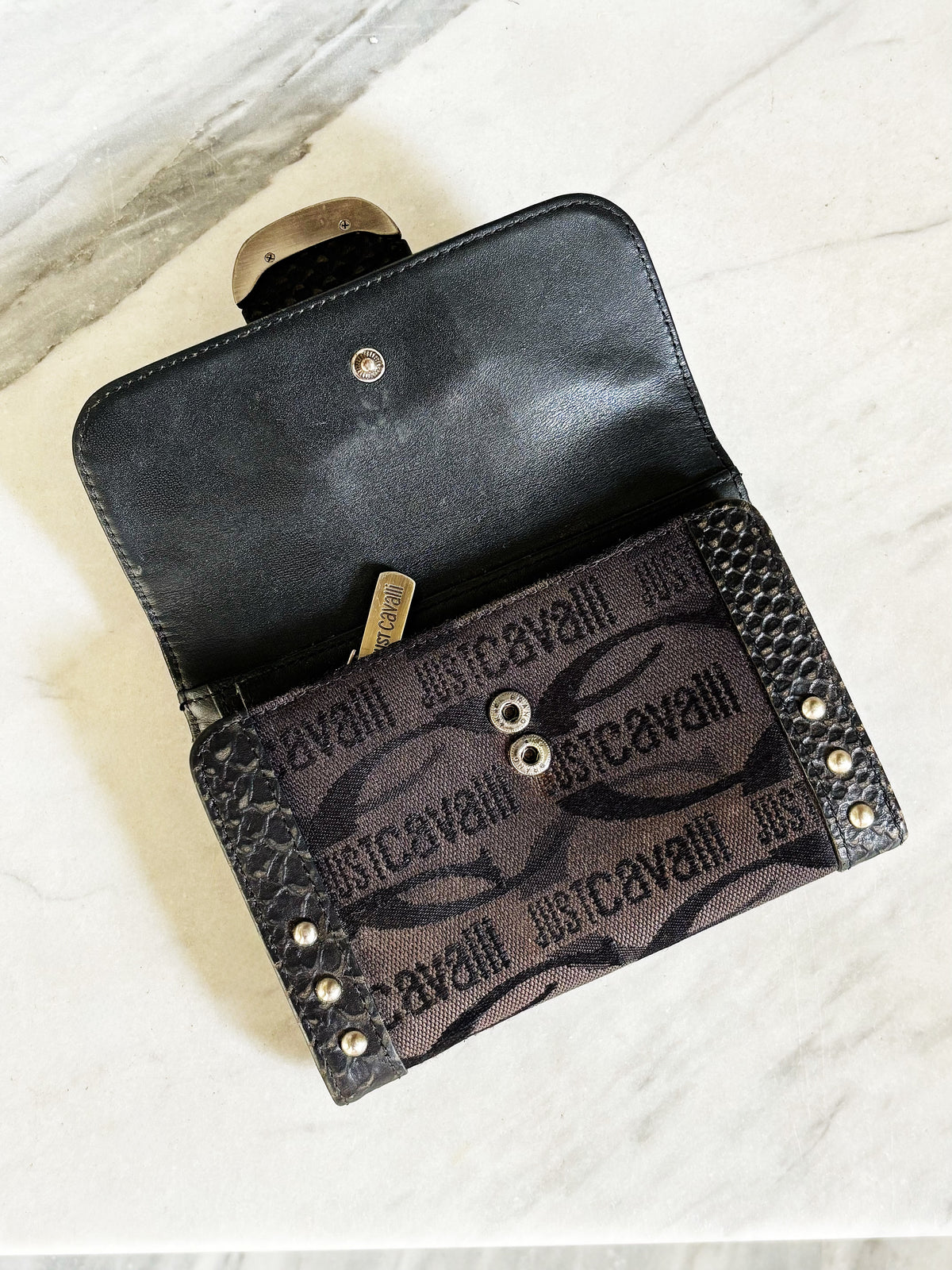 JUST CAVALLI - Portafoglio vintage Y2K monogram con borchie e dettagli animalier