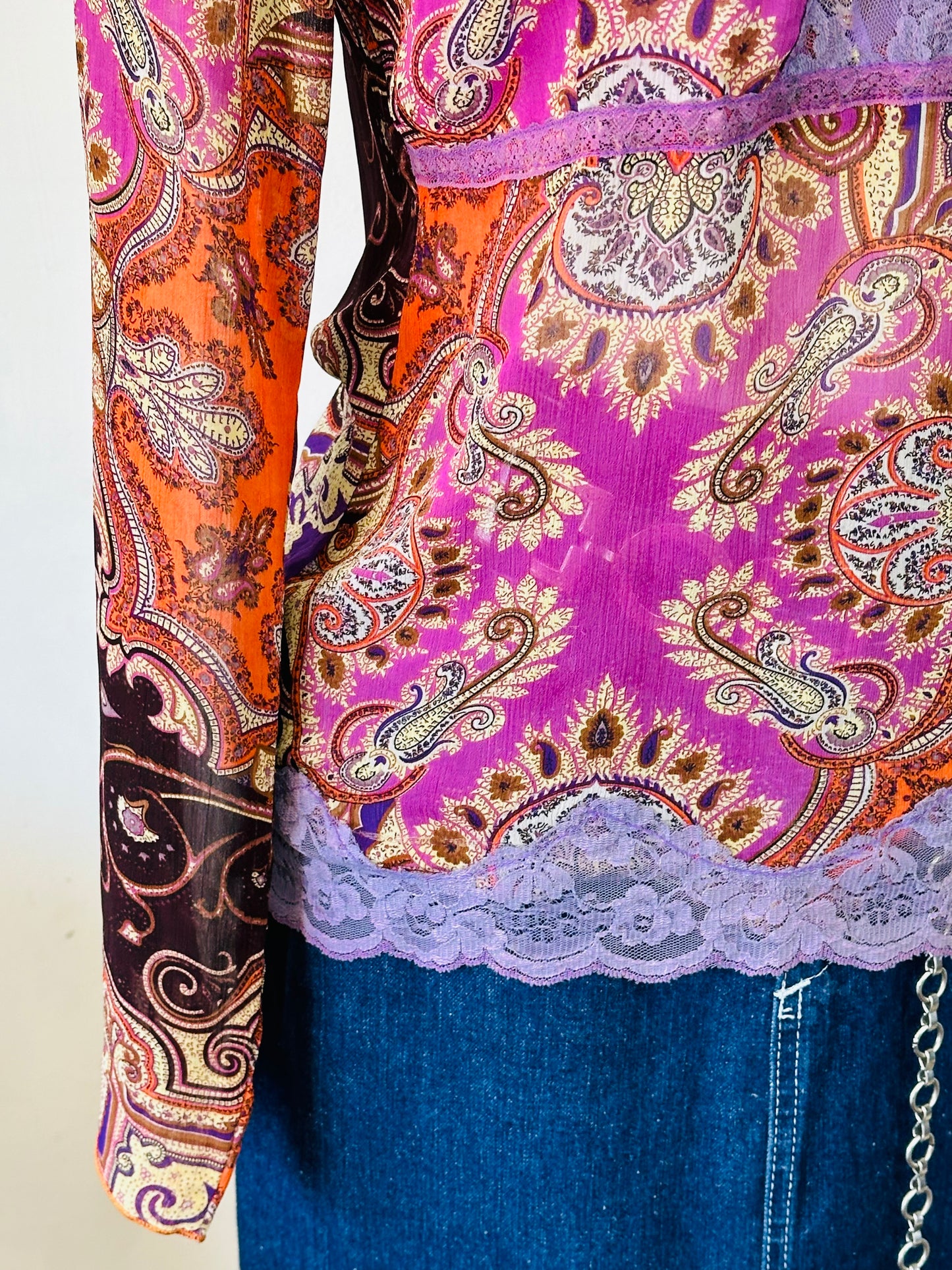 Top Paisley in Voile con Pizzo Lilla – Anni 2000 Vibes