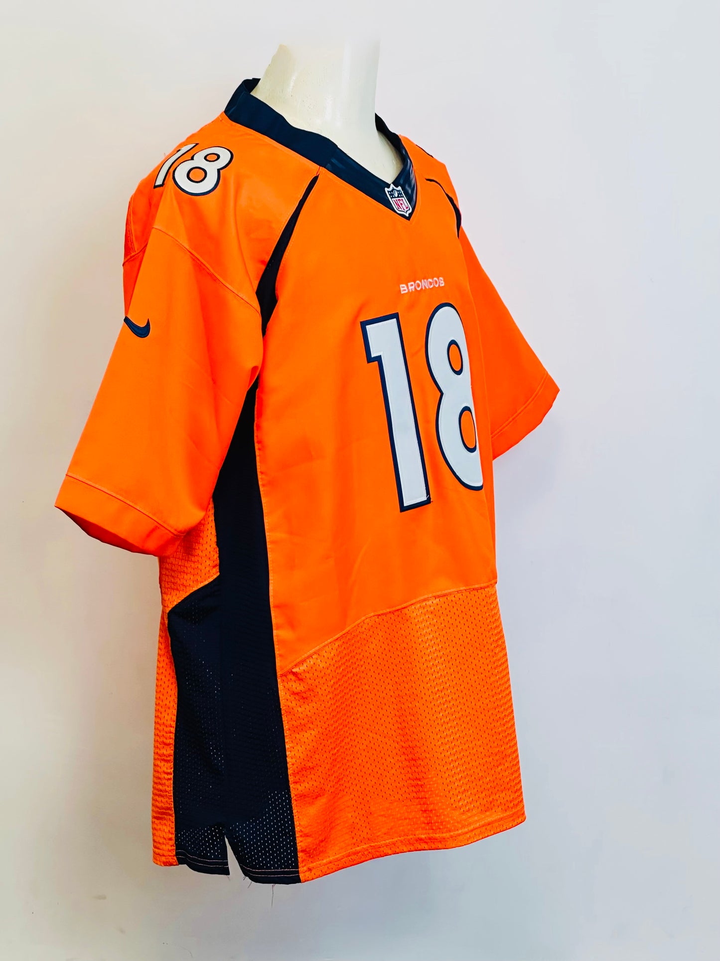NIKE x NFL - Denver Broncos Peyton Manning #18 Limited Edition 🧡