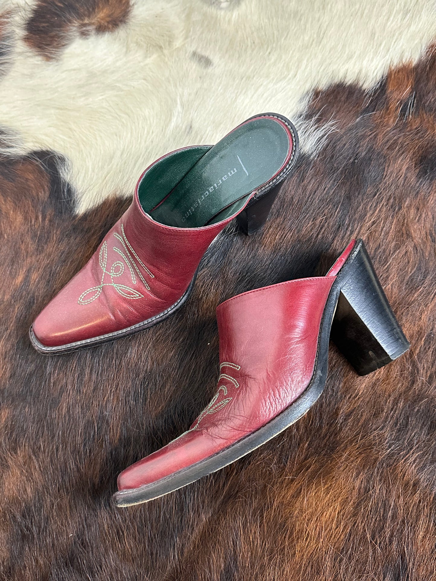 Maria Cristina – Mules Vintage in Pelle Bordeaux con Ricamo Western | Tg 36