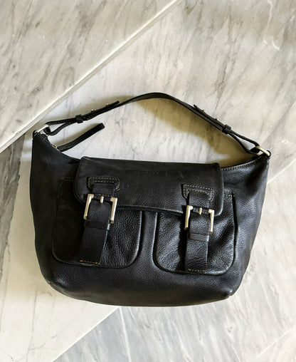 COCCINELLE- Borsa vintage a spalla in pelle nera con fibbie e tasche frontali