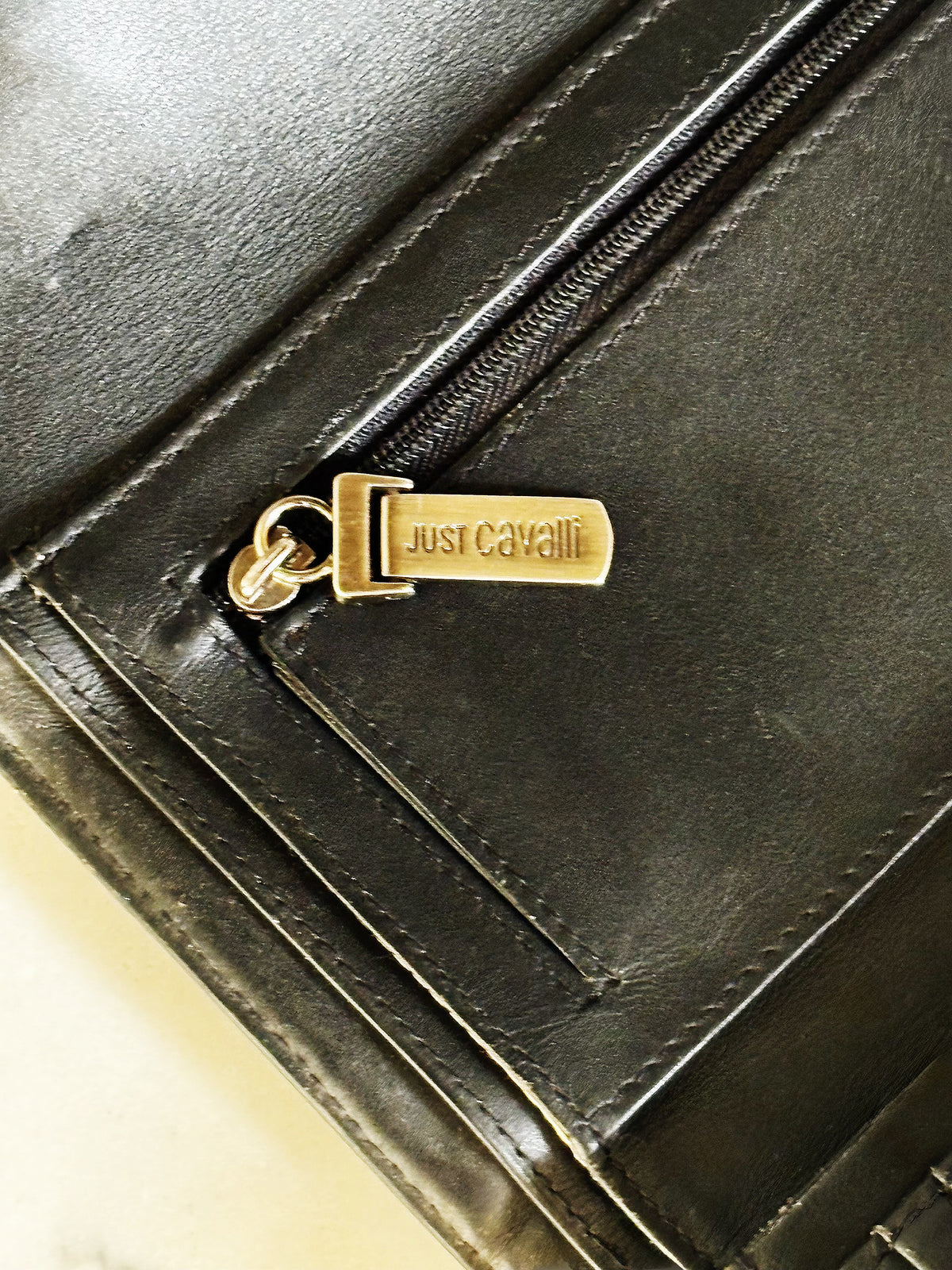 JUST CAVALLI - Portafoglio vintage Y2K monogram con borchie e dettagli animalier