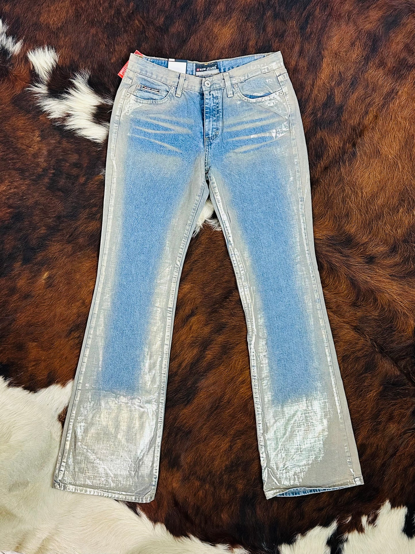 NEW JEANS – Y2K Silver Foil