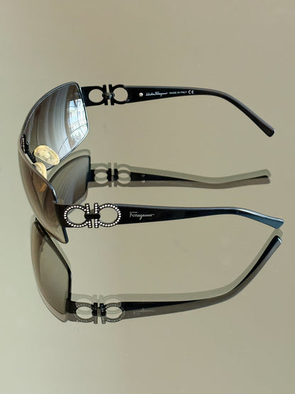 SALVATORE FERRAGAMO - Occhiali da sole – Shield Y2K con Gancini e cristalli