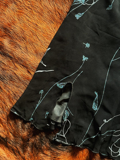Gonna Vintage Nera con Ricami Floreali Azzurri