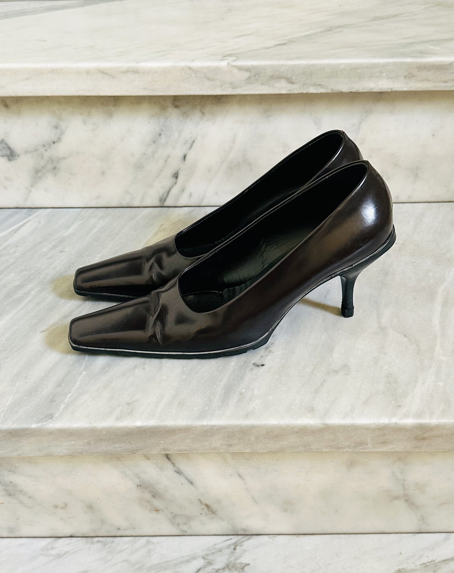 PRADA -  Décolleté in Vernice – Punta Squadrata e Tacco Medio | Taglia 37