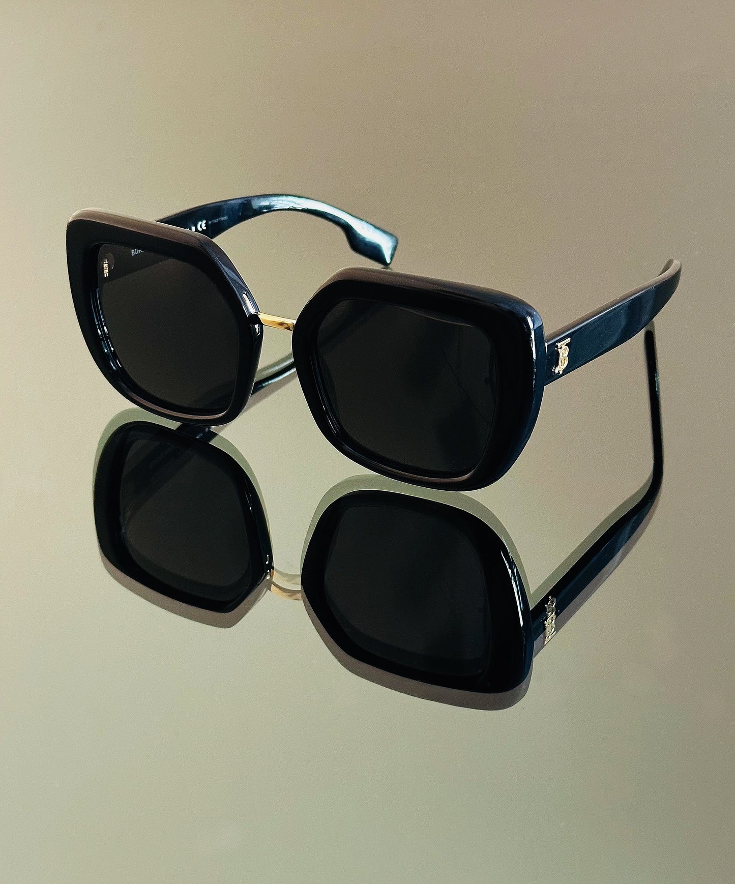 BURBERRY – BE4315 Charlotte – Occhiali da Sole Donna – Nero Lucido | Made in Italy