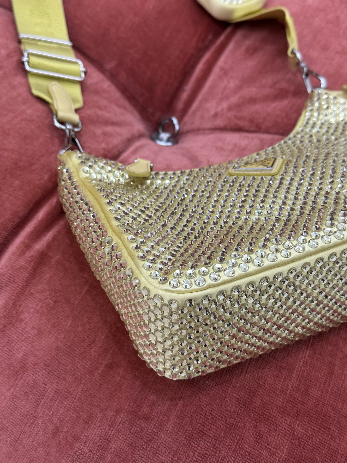 PRADA - Re-Edition 2005 Shoulder Bag – Satin Giallo con Cristalli