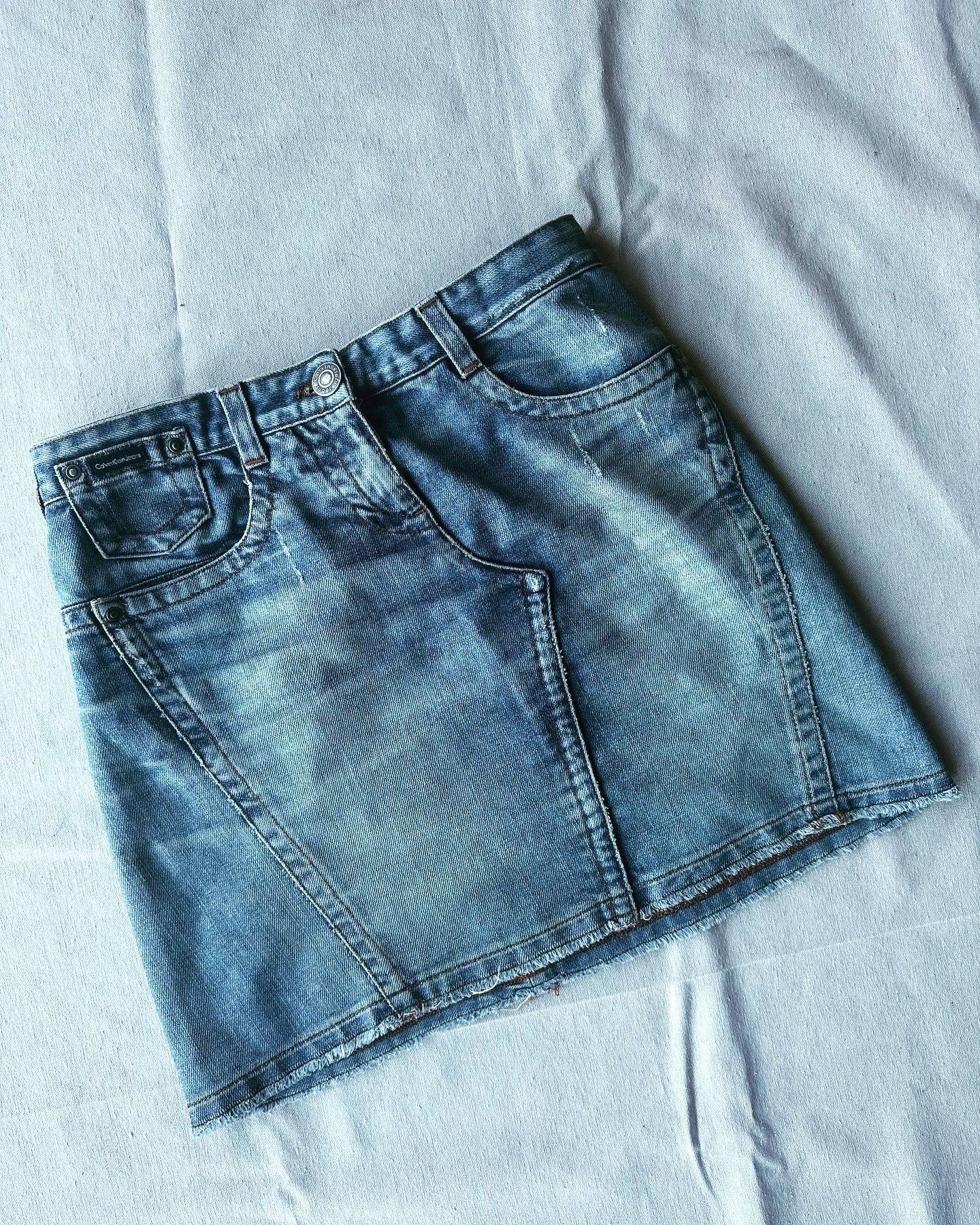 Calvin Klein skirt belt y2k