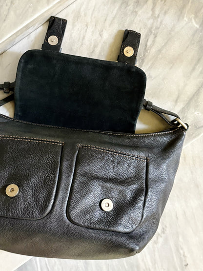 COCCINELLE- Borsa vintage a spalla in pelle nera con fibbie e tasche frontali