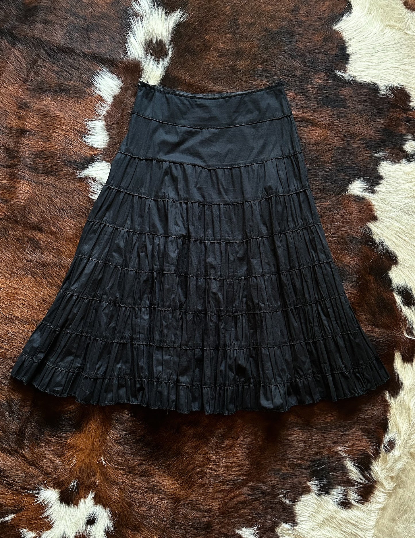 Gonna vintage nera Made in Italy con balze e pieghe – Eleganza senza tempo