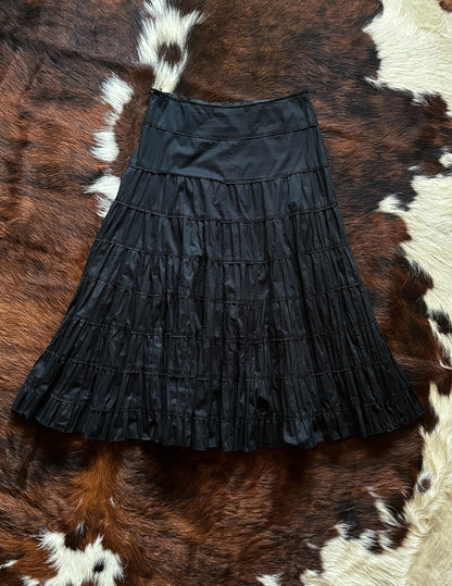 Gonna vintage nera Made in Italy con balze e pieghe – Eleganza senza tempo