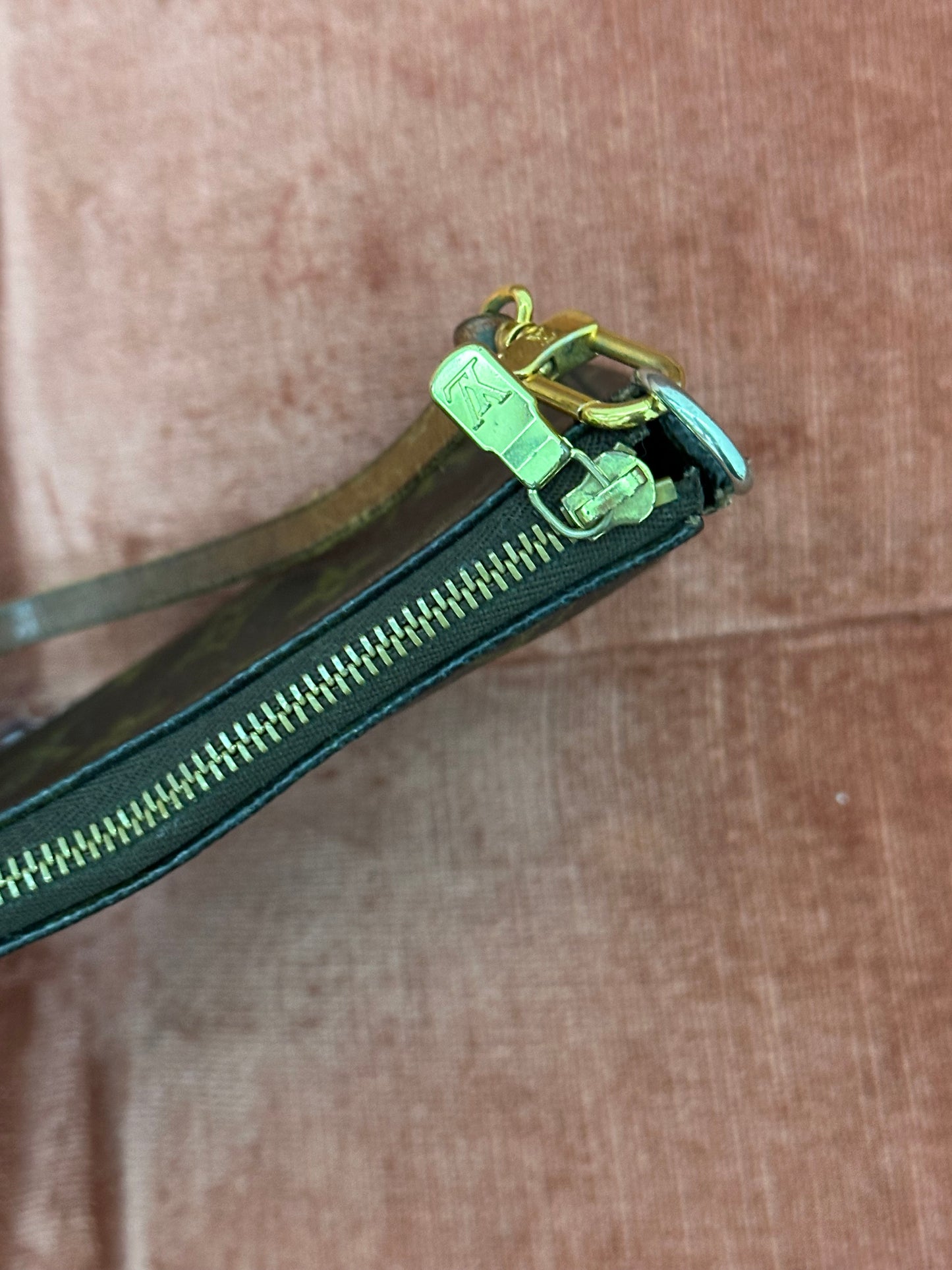 LOUIS VUITTON - Pochette Accessoires Monogram Canvas | Vintage Made in France