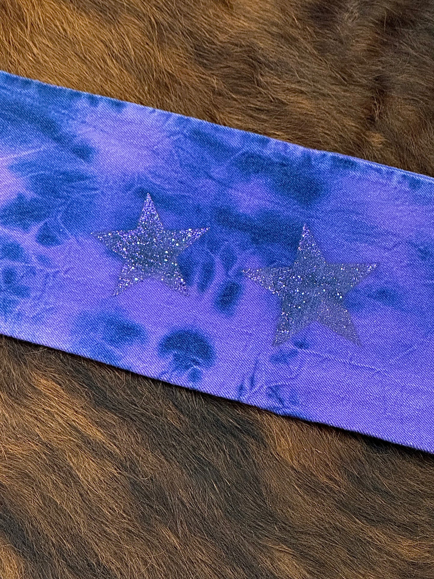 MISS SIXTY – Jeans Viola Tie-Dye Y2K con Stelle Glitter e Fondo Sfilacciato