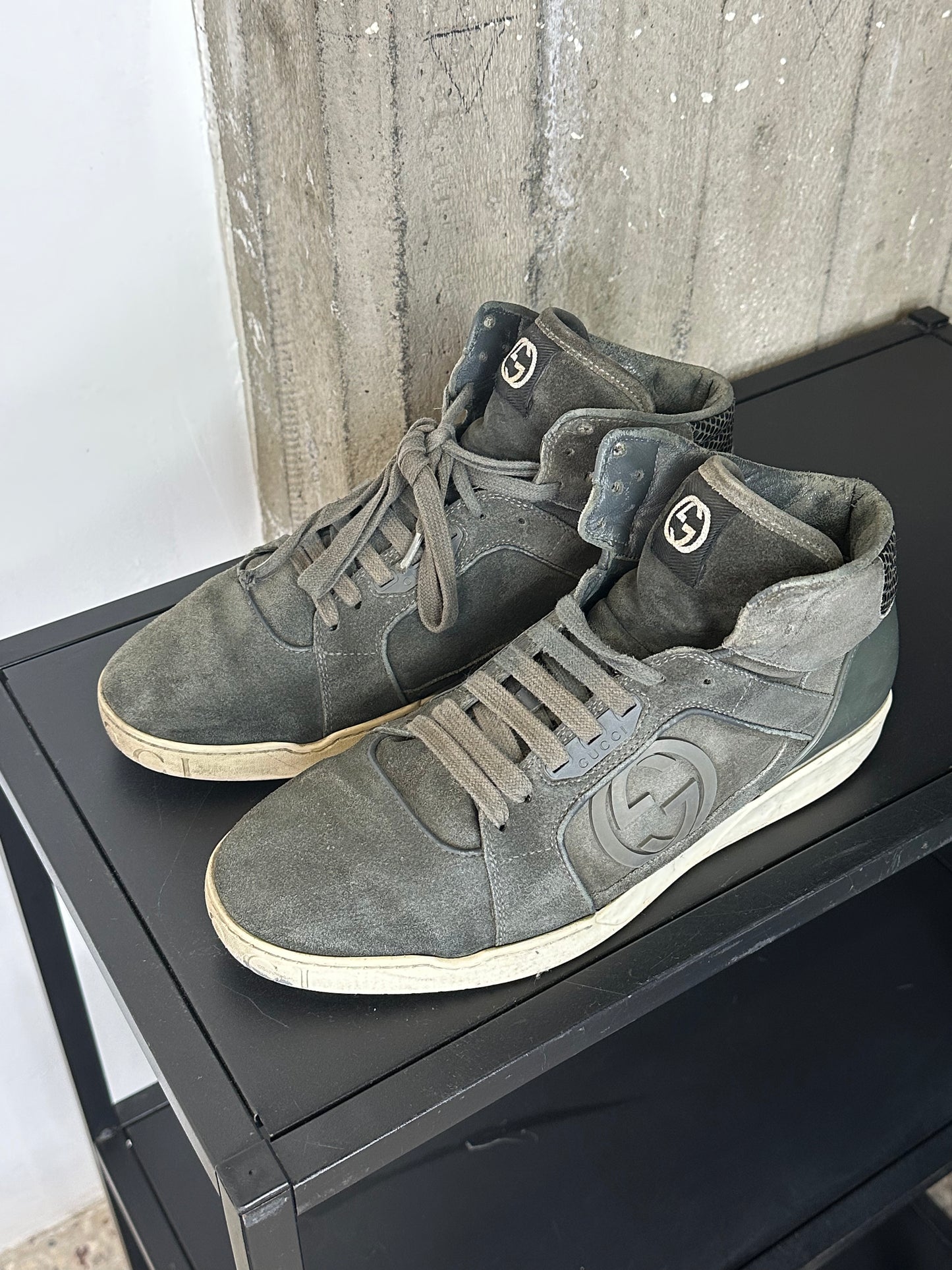 GUCCI - Sneakers High-Top in Pelle Scamosciata – Logo GG Laterale | Tg 42