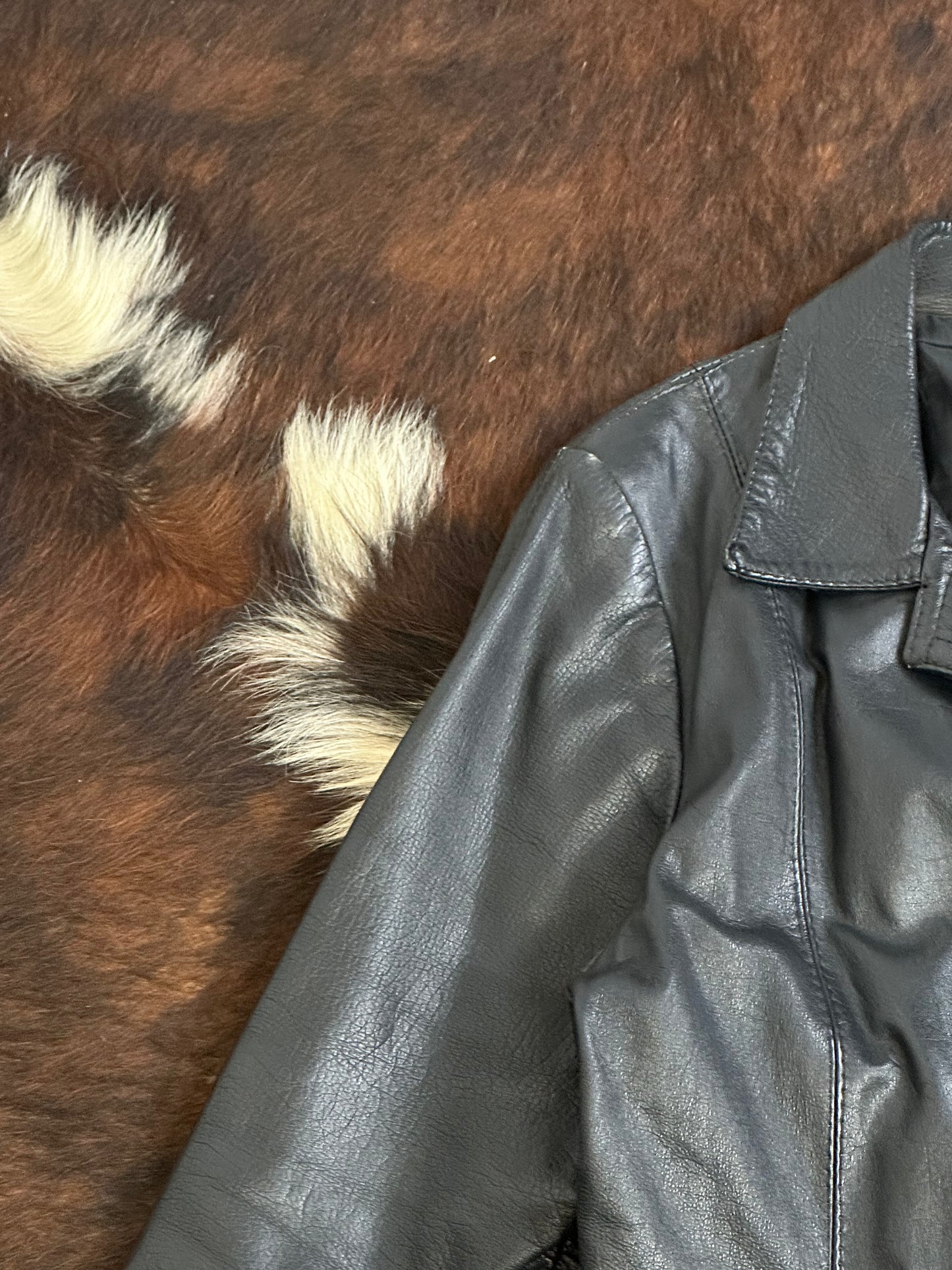 Cappotto in vera pelle nera – Minimal Chic Vintage