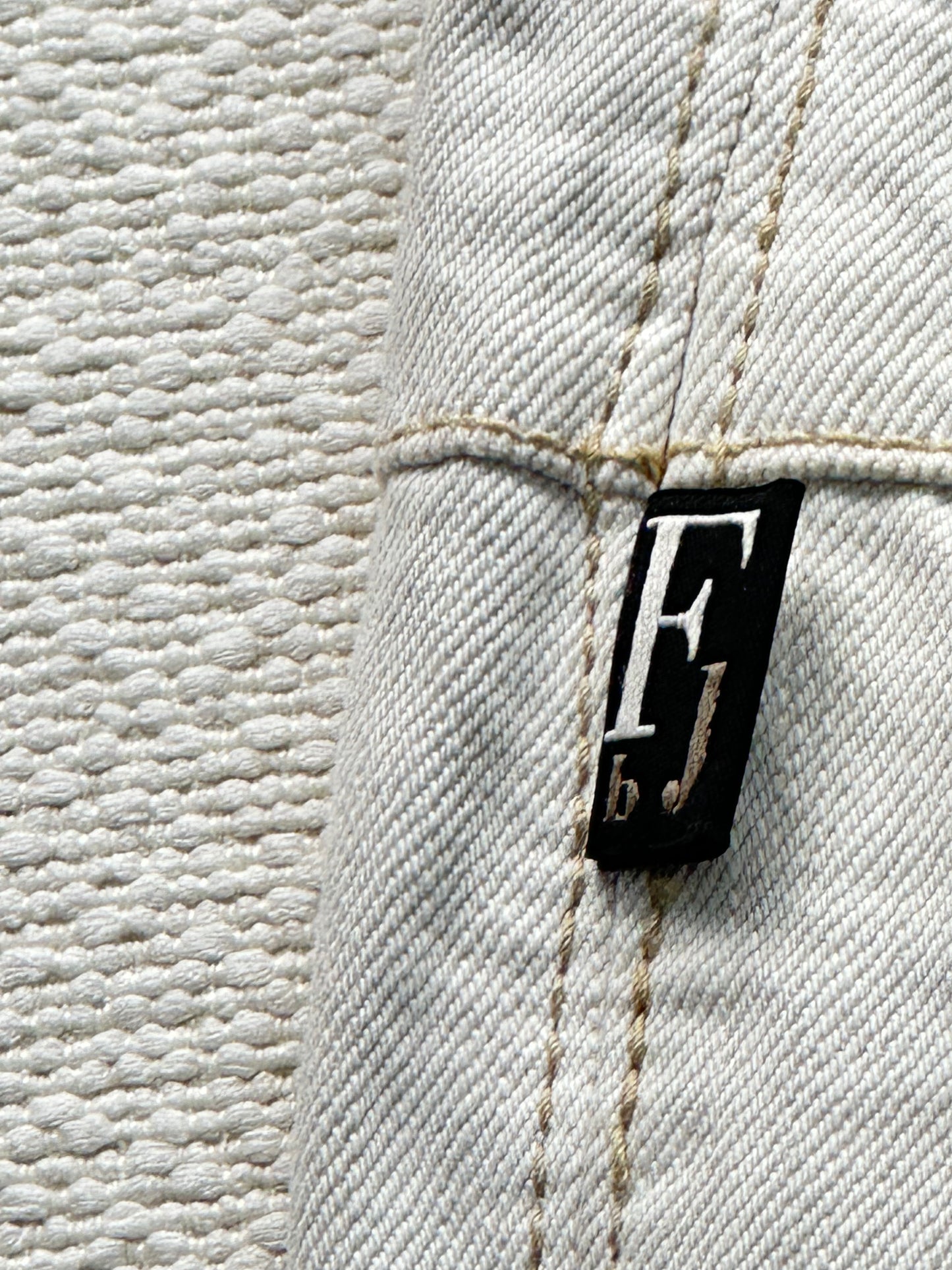 GIANFRANCO FERRÉ – Jeans Bianchi con dettagli logo dorati