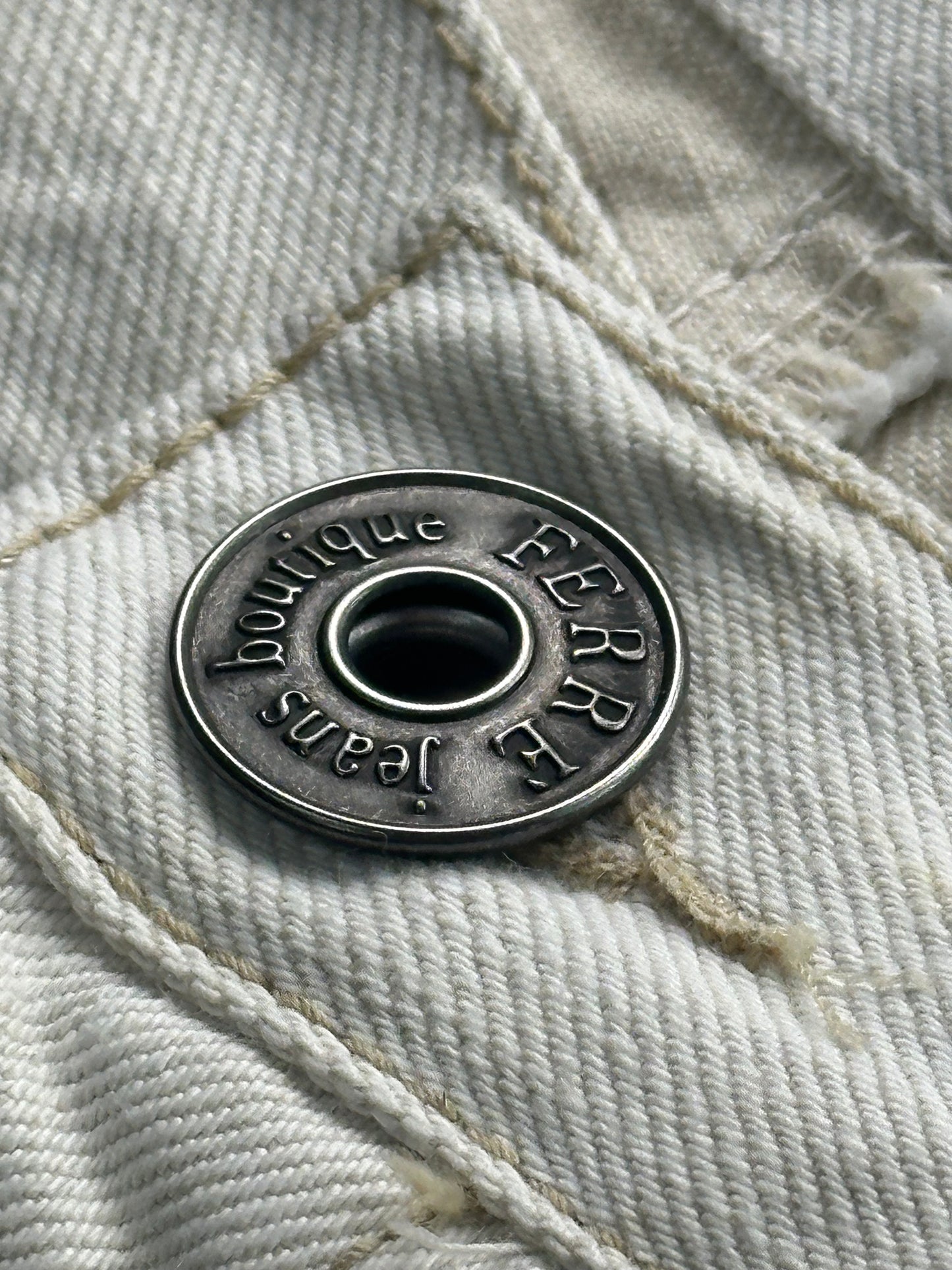 GIANFRANCO FERRÉ – Jeans Bianchi con dettagli logo dorati